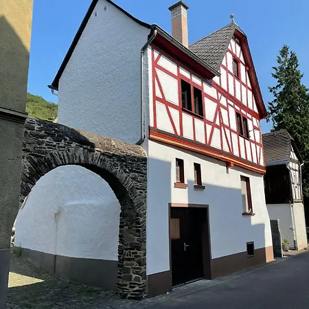 Fachwerk-Romantik 1 An Der Mosel Treis-Karden Exterior photo